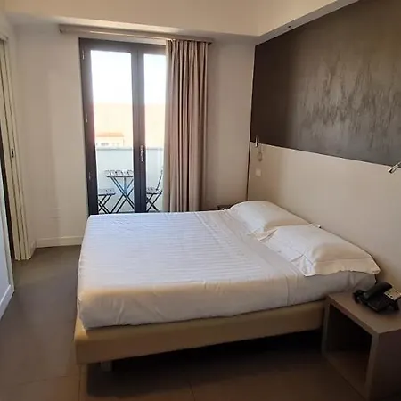 Hotel Arlecchino San Benedetto del Tronto Exterior foto